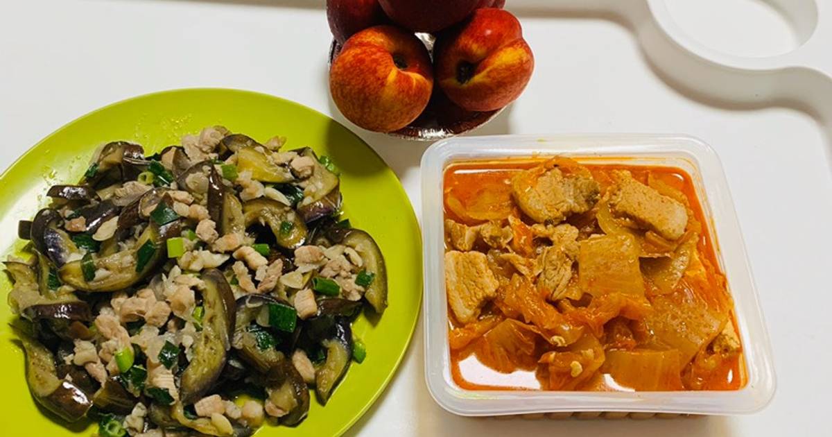 Cà tím xào thịt, canh kim chi(김치찌개)