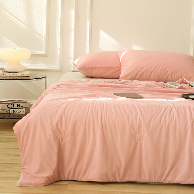 Cooling summer blanket made of functional fibers