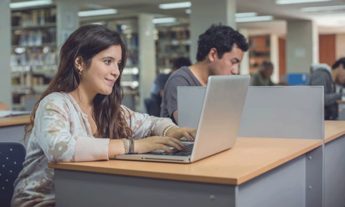 Youth Employment in Peru: How Specialized Education and International Degrees Are Reshaping Career Opportunities