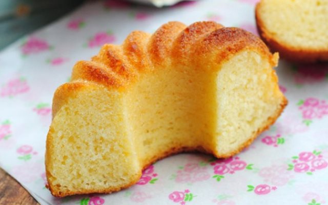 Bánh Bông Lan Xốp Mềm