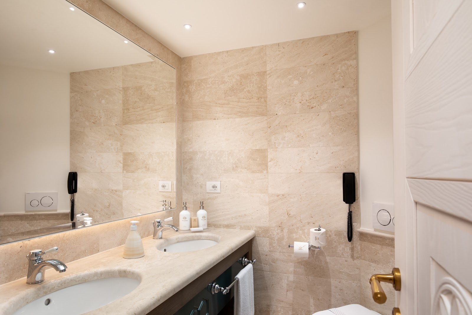 Classic Room Bathroom