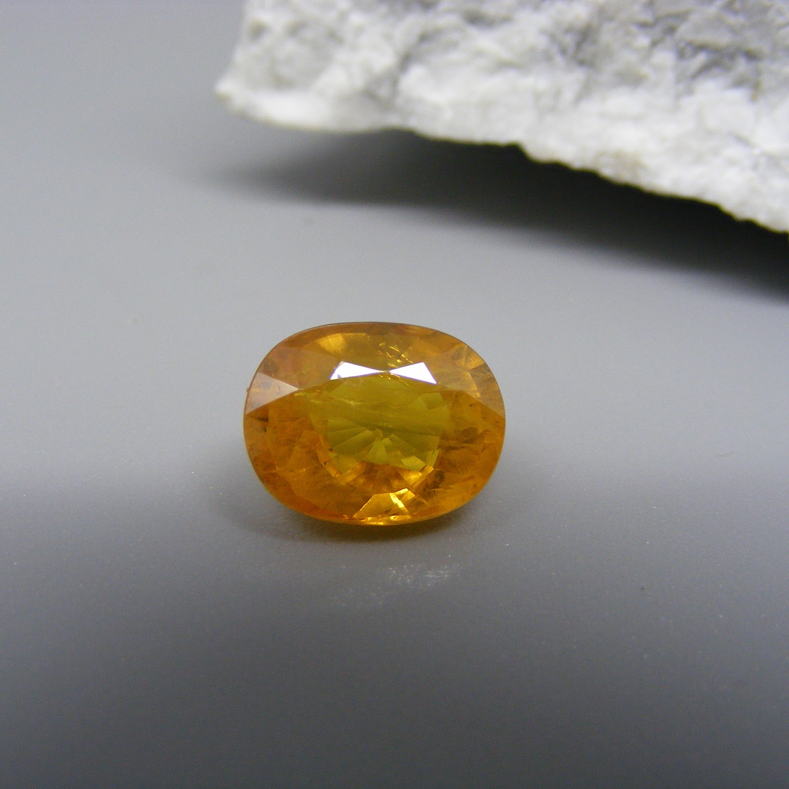 Natural bangkok Yellow Sappire