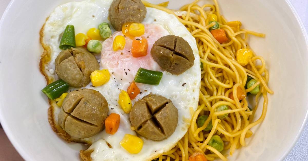 Mì xào bò viên rau củ