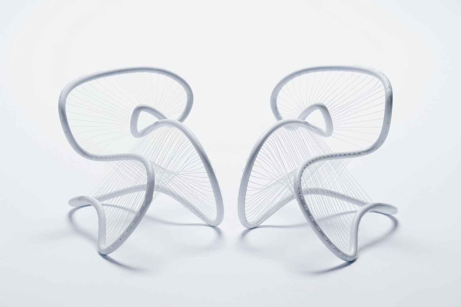 本音の対話を促進する椅子のデザイン-thumb-3