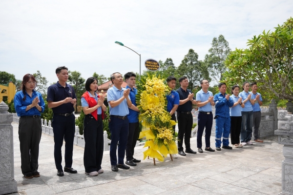 PVNDB tổ chức tri ân các anh hùng liệt sĩ và gia đình chính sách tại Thanh Hóa