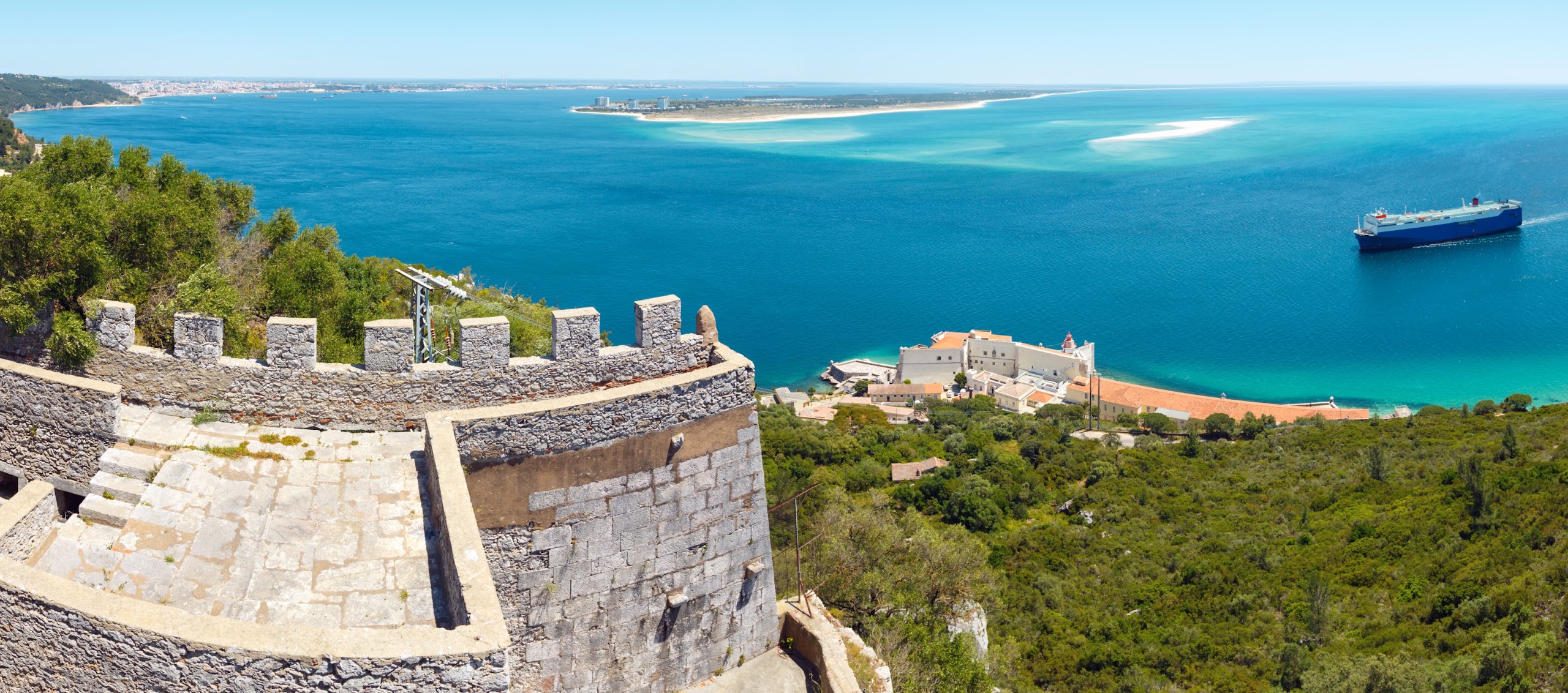 Lisbon, Arrábida & Setúbal: A 1-Day Historical Journey