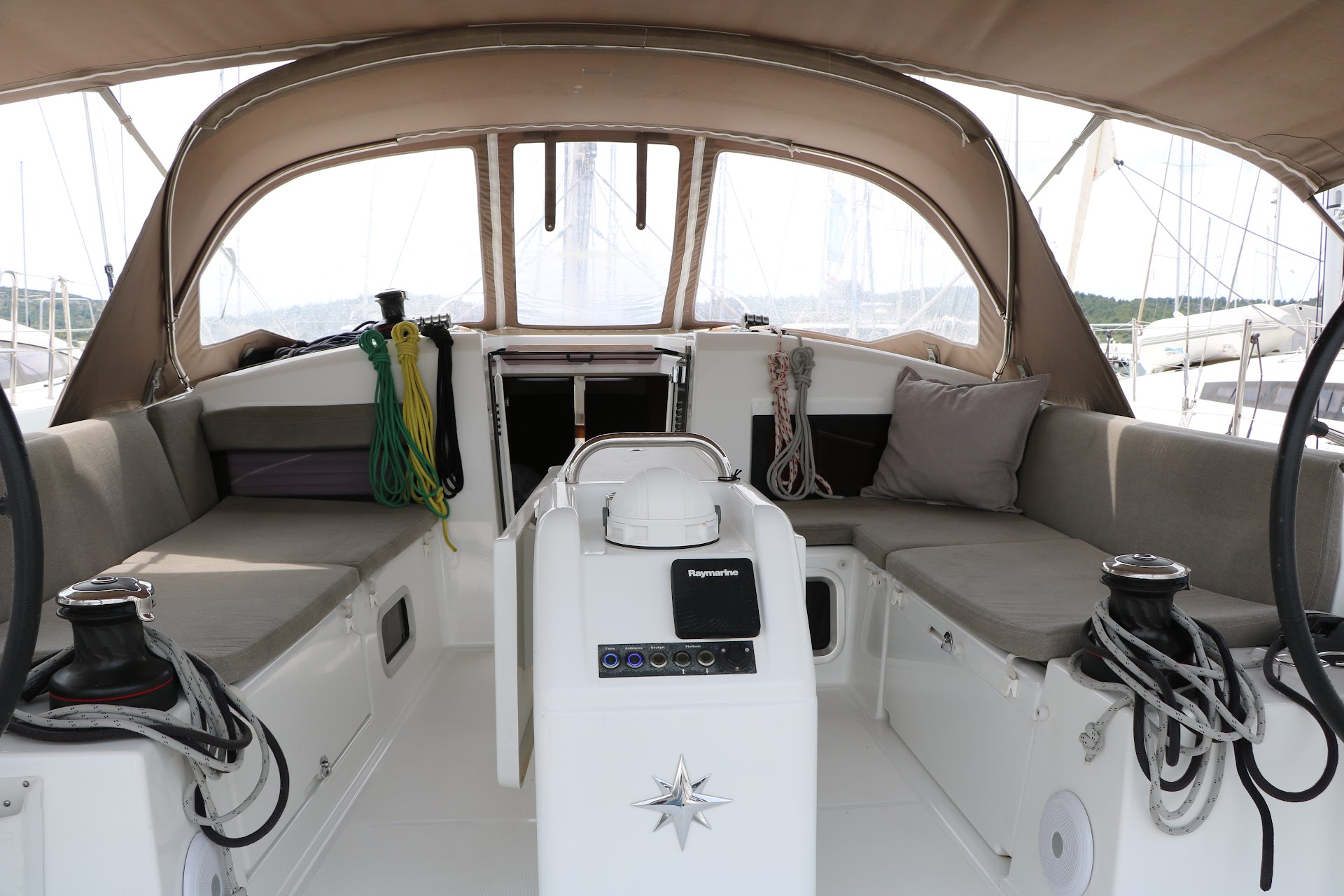 Uri, Jeanneau Sun Odyssey 440, photo 4