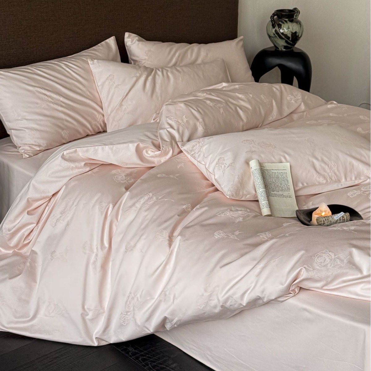 Long-staple cotton bedding, 100 thread count, Jacquard