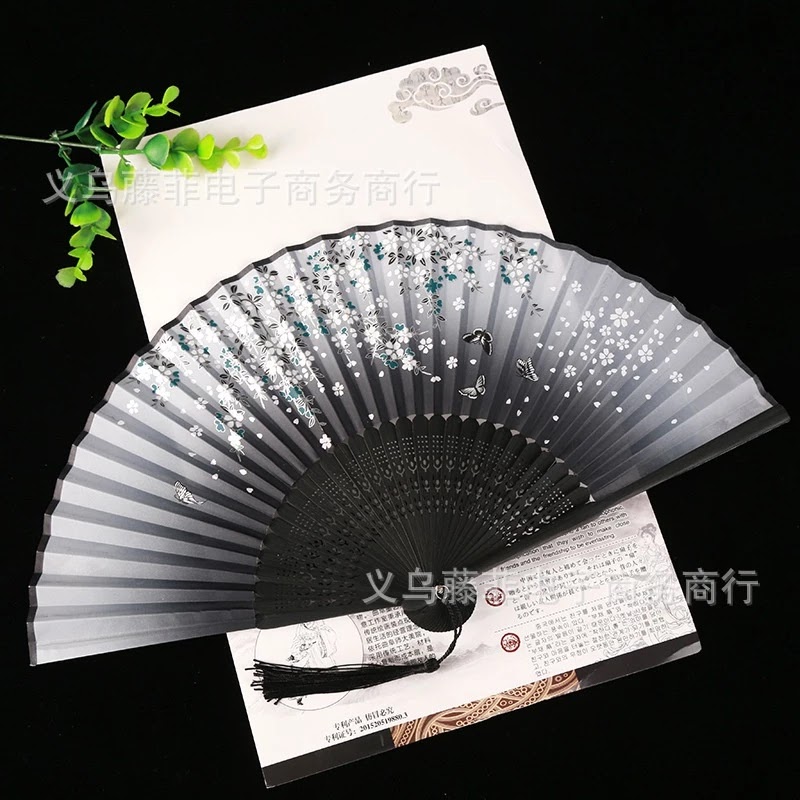 Quạt Cổ Trang Vải Lụa | Phong Cách Cổ Điển Xinh Xắn 9