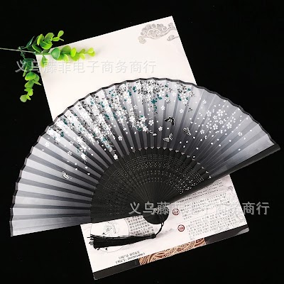 Quạt Cổ Trang Vải Lụa | Phong Cách Cổ Điển Xinh Xắn 9