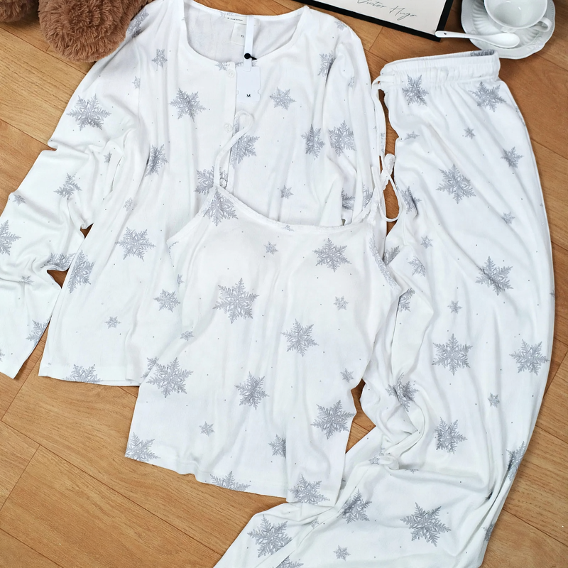 Christmas loungewear set with snowflake design