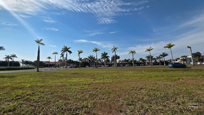 Foto 2 de Lote em frente ao Clube Marina no Riviera de Santa Cristina XIII