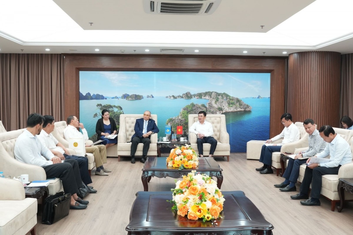 Đại sứ Kazakhstan hội kiến Chủ tịch TKV: Thúc đẩy quan hệ đối tác chiến lược