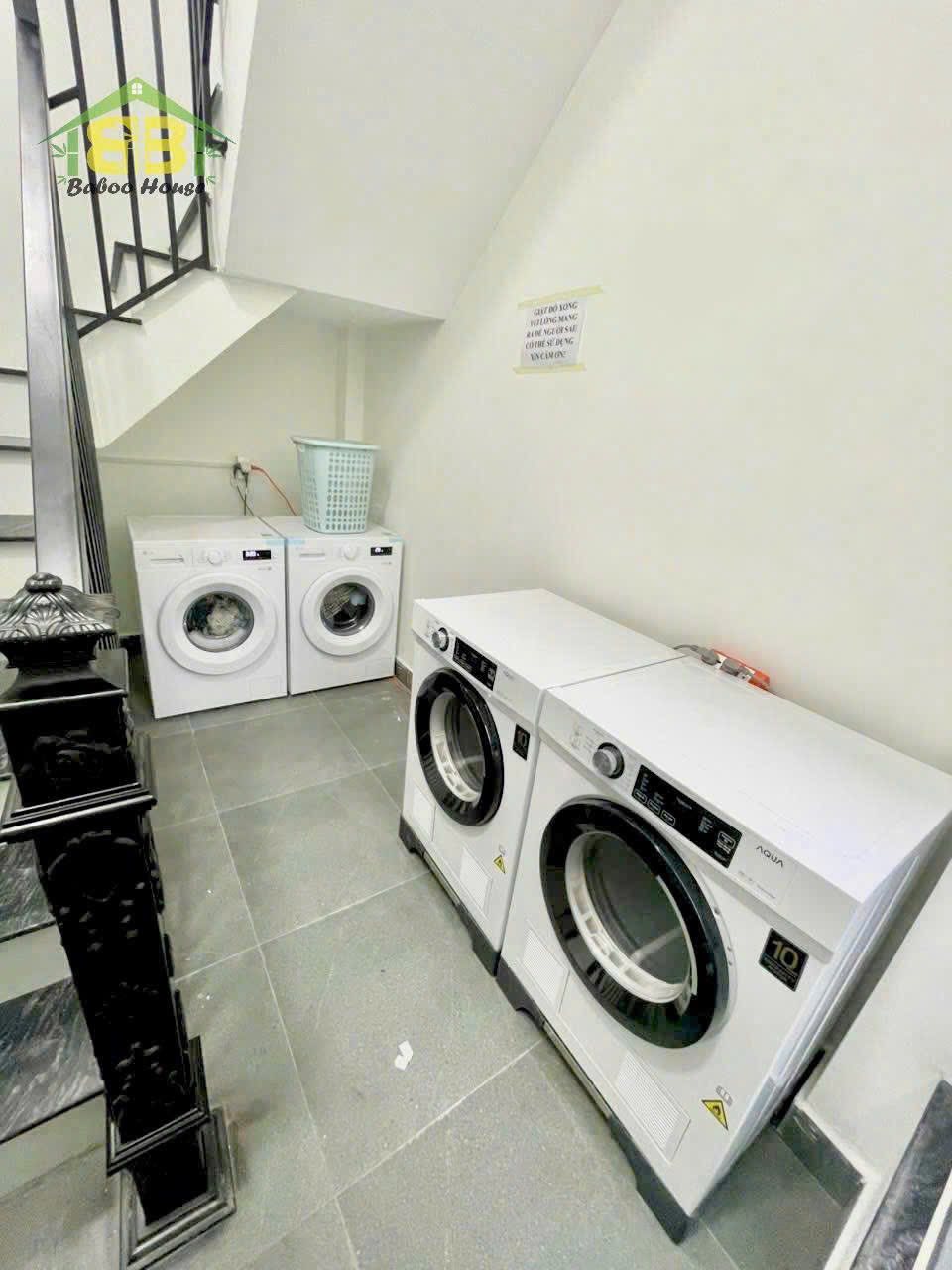 Ngày 5/8 trống studio có ban công 5