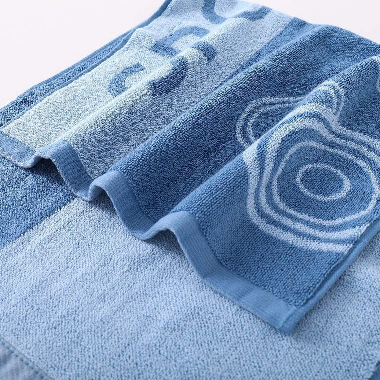 Towel, cotton, 74 × 35 cm, 120–140 g