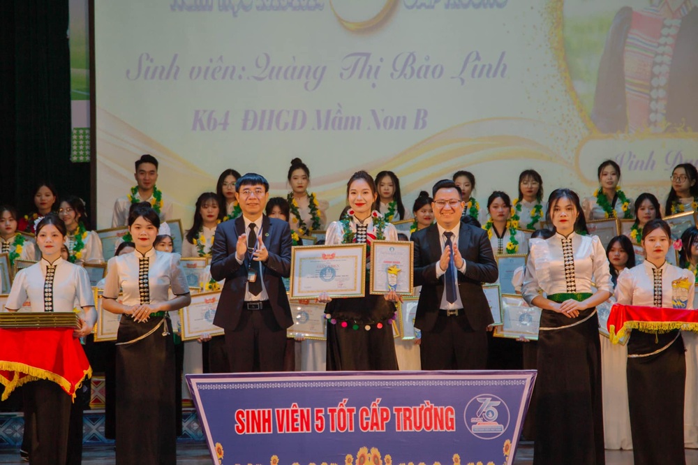 Tuổi trẻ Trường Đại học Tây Bắc tổ chức các hoạt động chào mừng Đại hội Đại Biểu Đảng bộ Nhà trường lần thứ XXIV, nhiệm kỳ 2025 - 2030