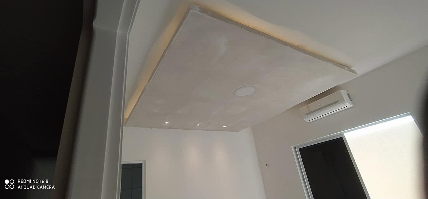 Detalhe de sanca e iluminação indireta Gessotech