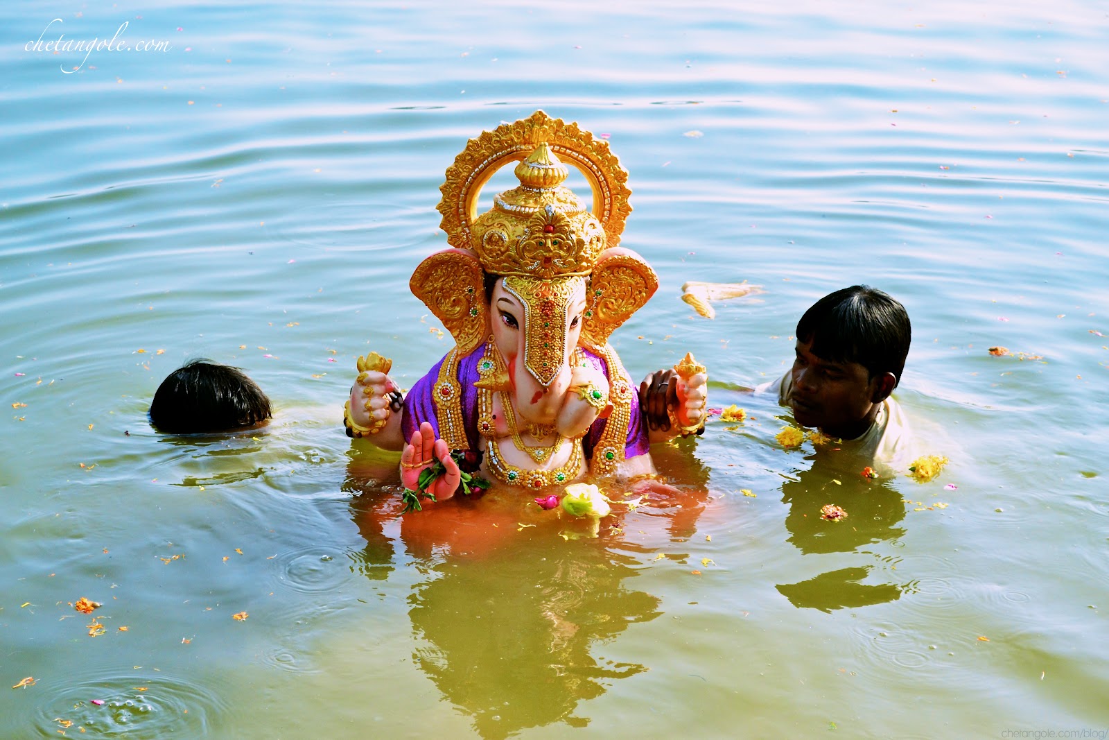 Ganesh Visarjan and advance salaries shape September 25 events
