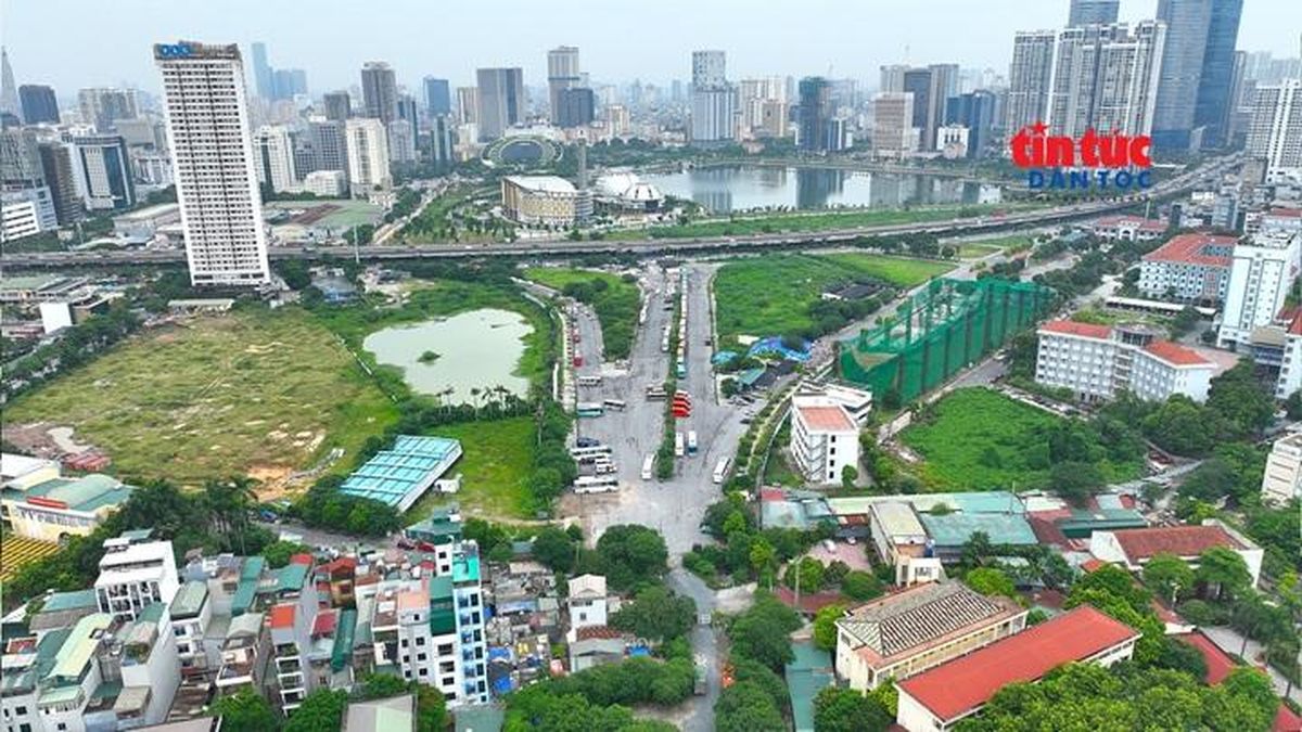 Đường nối Phạm Hùng - Lê Đức Thọ vẫn dang dở vì vướng mặt bằng - Báo Tin Tức TTXVN