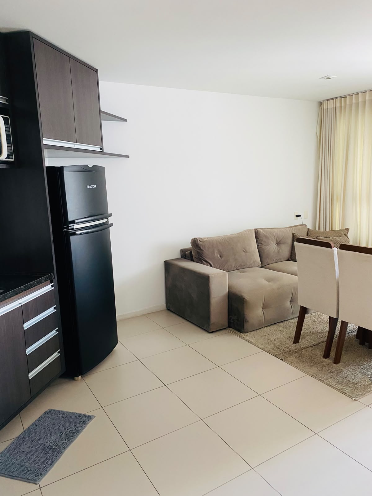Apartamento, Caminho das Árvores