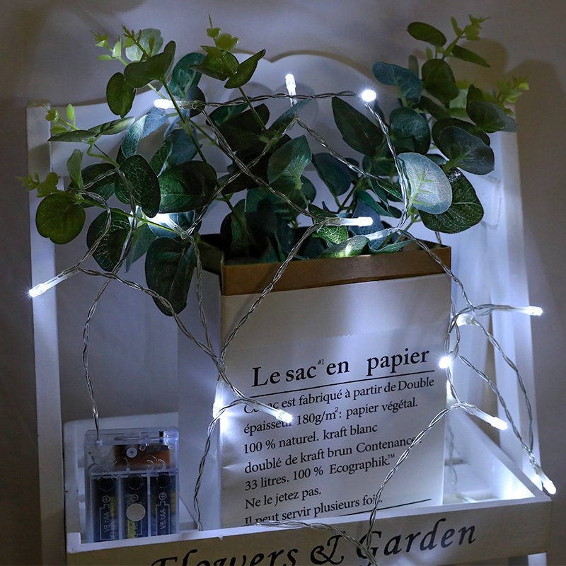 Versatile LED string light with 8 functions for outdoor use