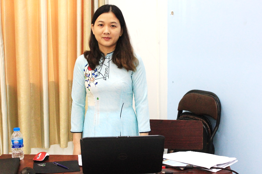 Học viên: Phạm Thị Ngọc Hạnh trình bày luận văn trước Hội đồng