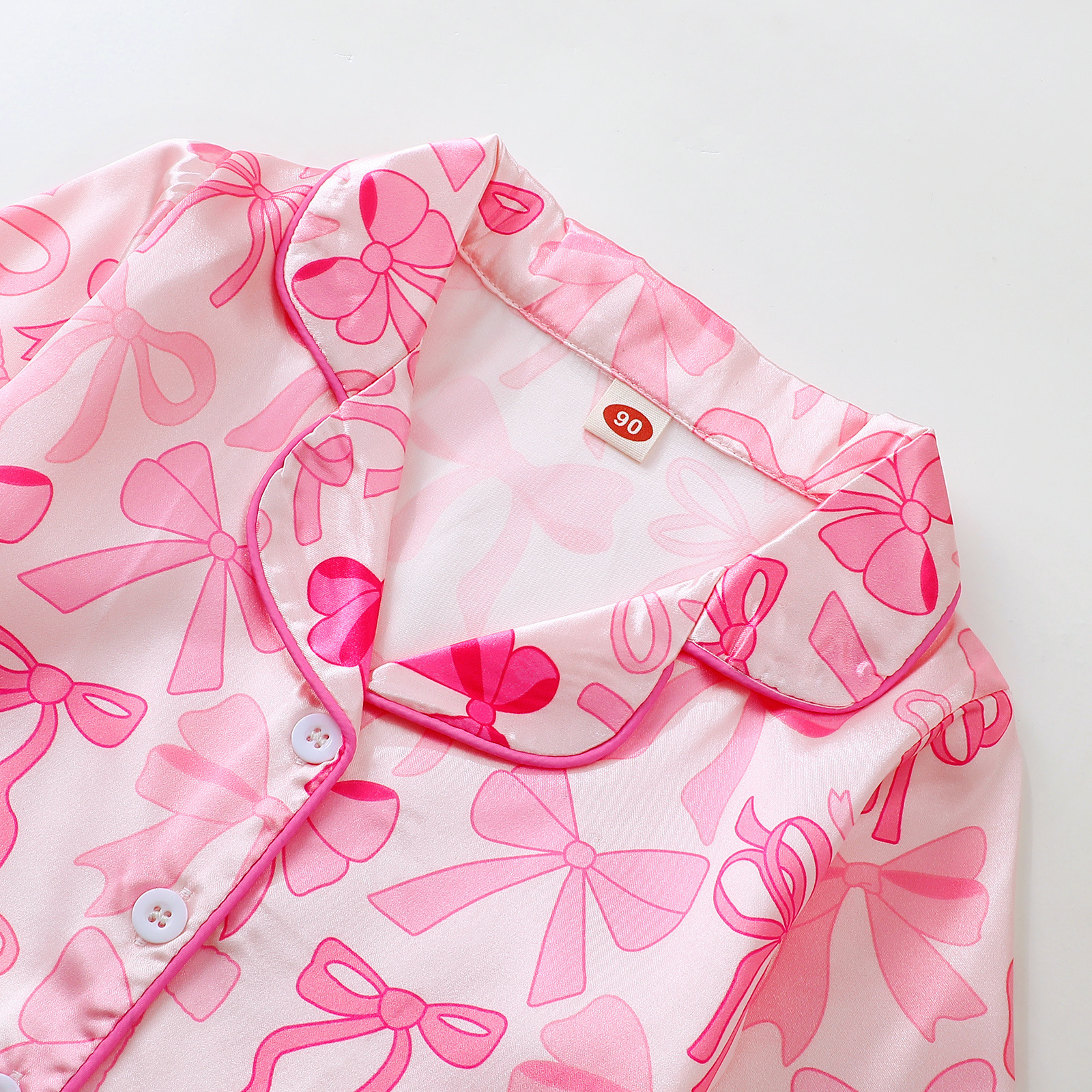 Mädchen-Pyjama-Set mit Schleife und Weihnachts-Print