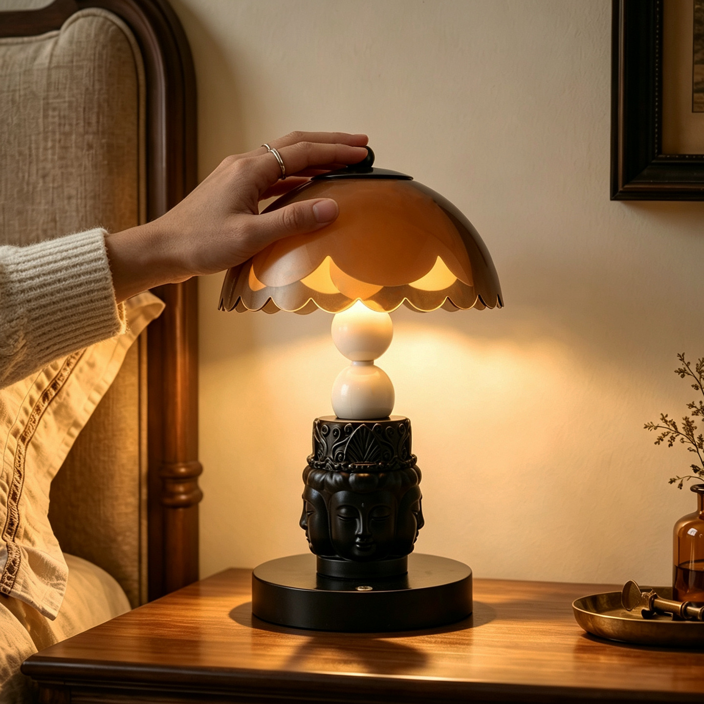 Bedside lamp with face motif, dimmable