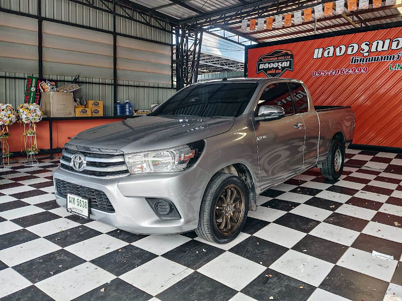 TOYOTA HILUX REVO