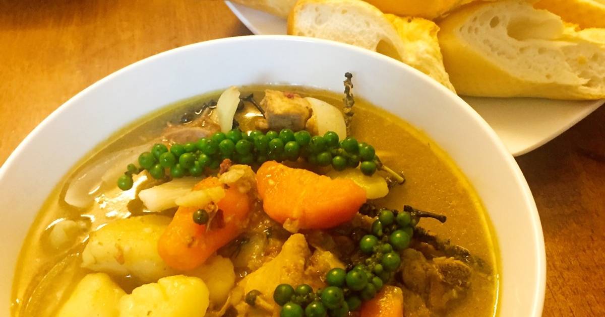 Gà nấu pate và tiêu xanh
