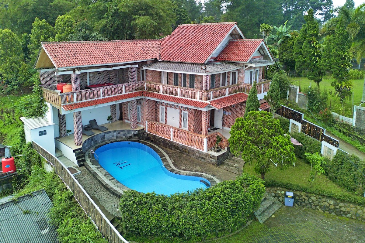 Villa Athayana by Astatura Villas in Cisarua, Bogor — photo 4