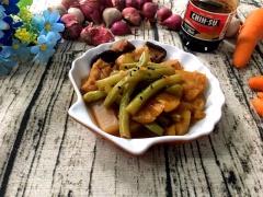 Món đậu hũ và rau củ kho nước tương Chin-su có rau củ chín mềm, thấm đẫm nước tương đậm đà, dùng kèm cơm nóng rất ngon. Chúc các bạn thành công nha!