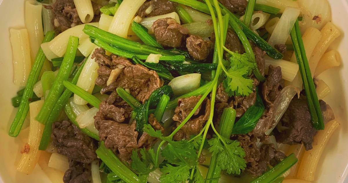 Nui xào bò
