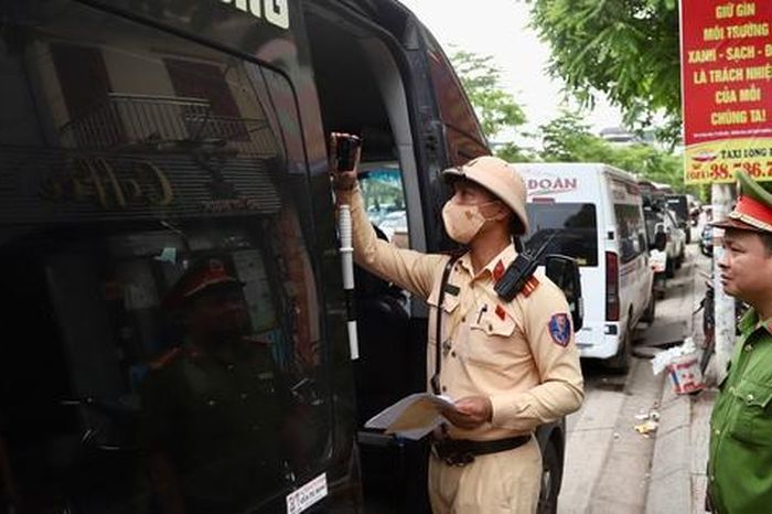 Hà Nội kiểm soát chặt xe hợp đồng, limousine dịp nghỉ lễ 30/4 - Báo Sức Khỏe &amp; Đời Sống