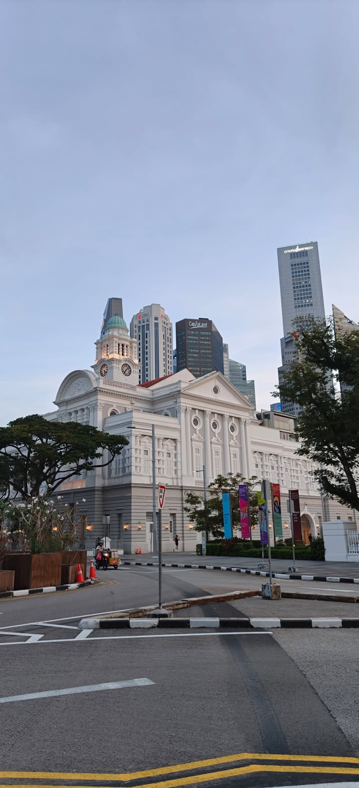 Khám phá tháp đồng hồ cổ kính Victoria Theatre Singapore cực hấp dẫn