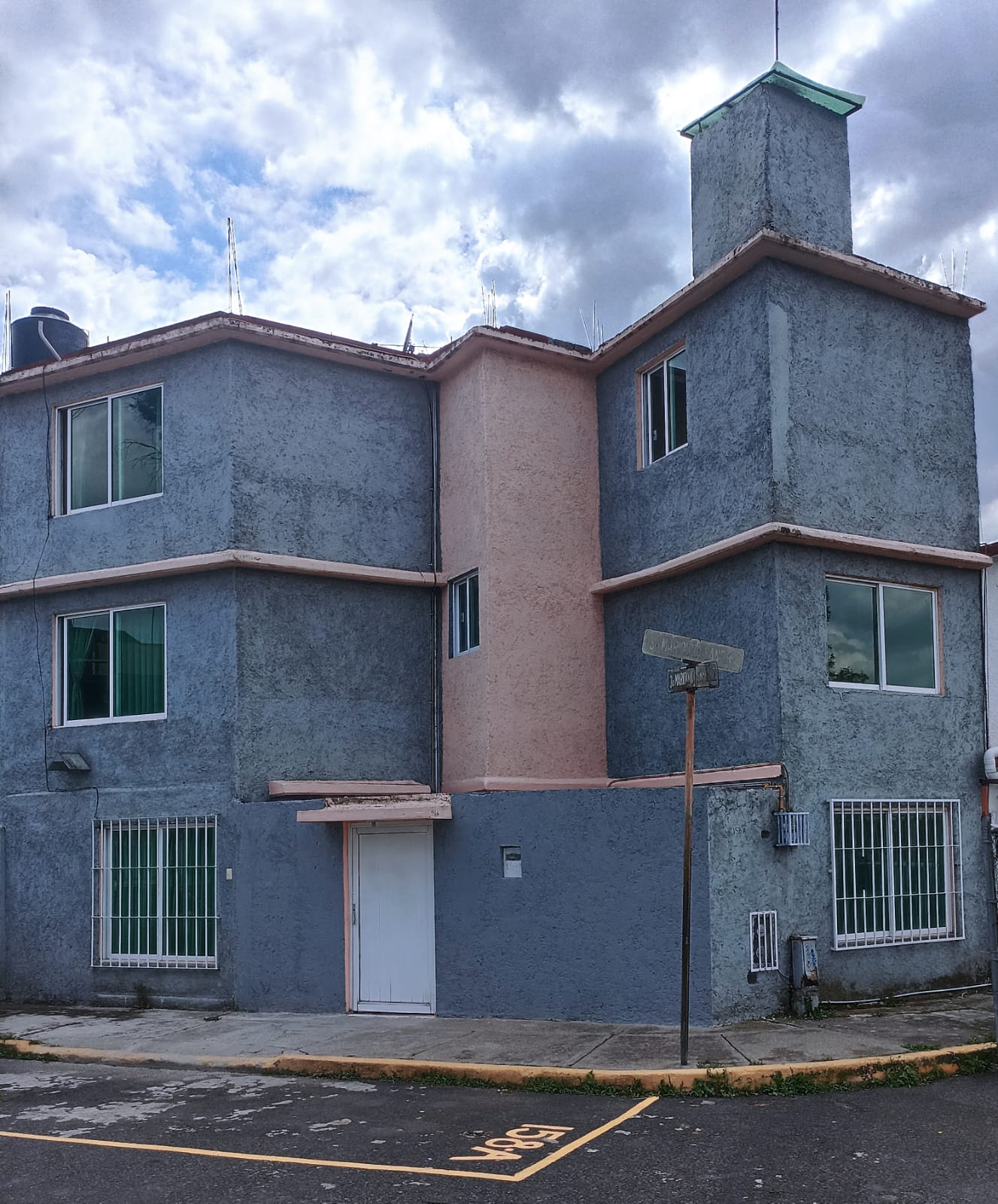 2 Casas en venta juntas en CTM Culhuacán Sección VII, Coyoacán – 270 m², 6 recámaras y 3 estacionamientos