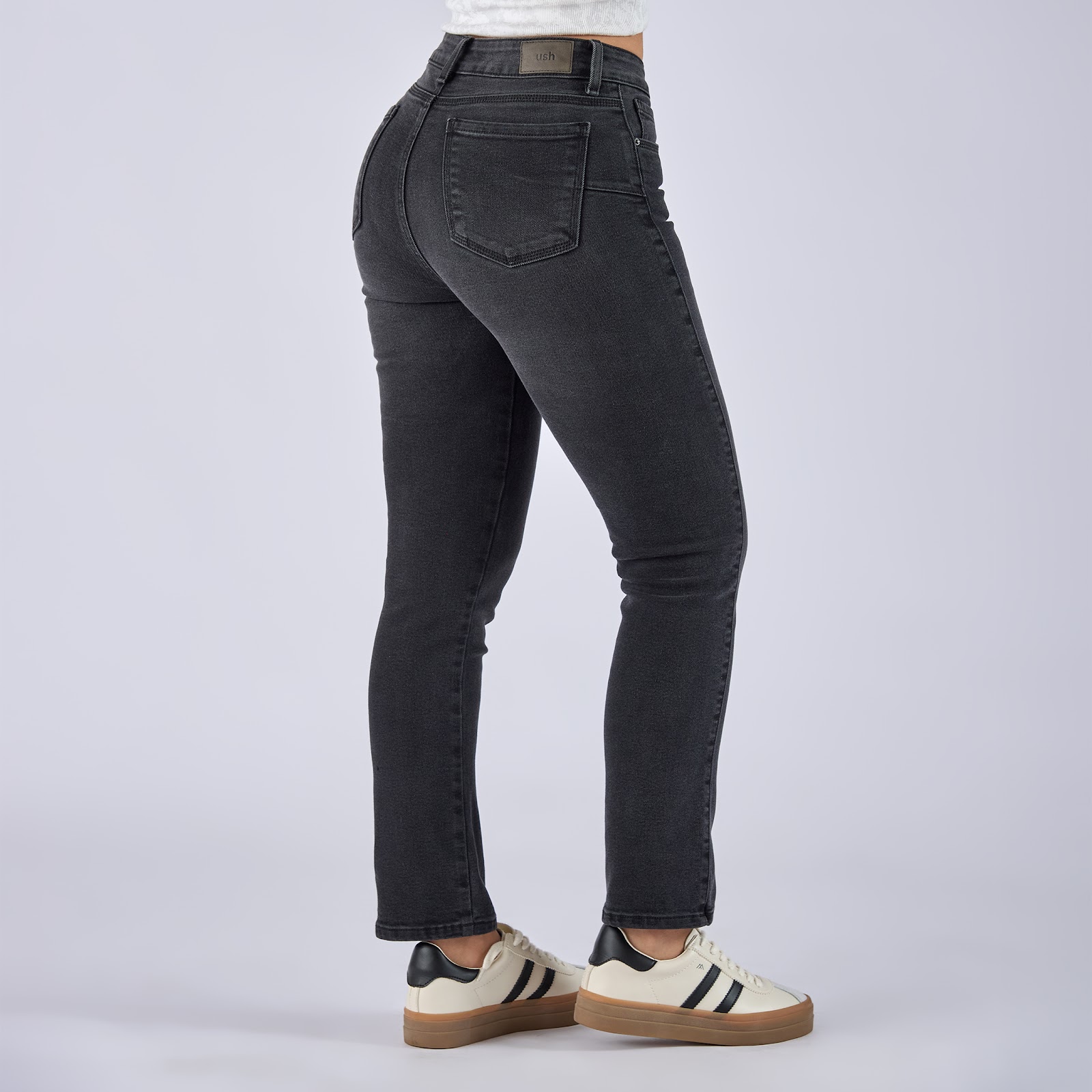 Jean straight boot licrado tiro medio en denim color gris humo - Vista 6