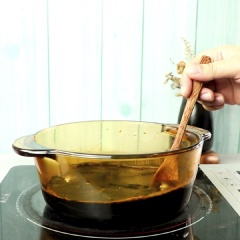 Pha 2 gói cà phê đen với 350 ml nước nóng. Sau đó, cho cà phê đen, 5 gram bột gelatin, 20 gram đường (bạn có thể điều chỉnh lại lượng đường theo sở thích) vào nồi nấu cho tan đường, tắt bếp, để nguội rồi cho vào tủ lạnh khoảng 4 - 5 tiếng để đặc lại.