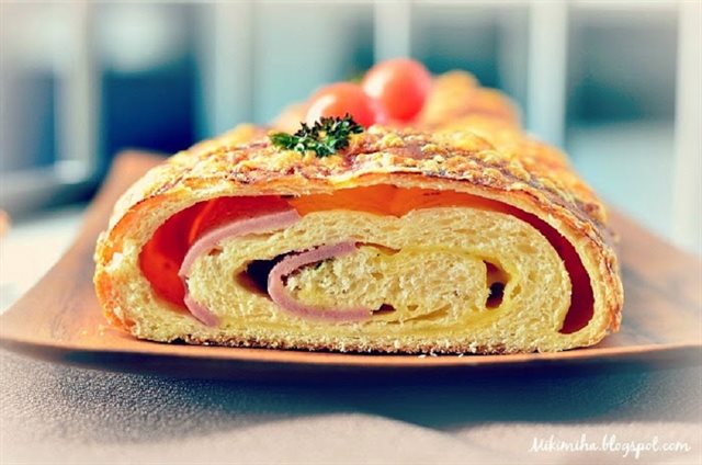 Bánh Mì Cuộn Phô Mai Nướng