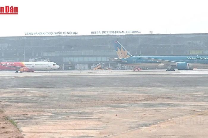 Bảo đảm nguồn nhiên liệu hàng không phục vụ cao điểm 30/4-1/5 - Báo Nhân Dân