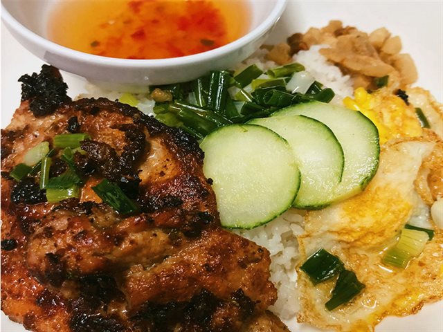 Cơm Tấm Thịt Sườn Nướng