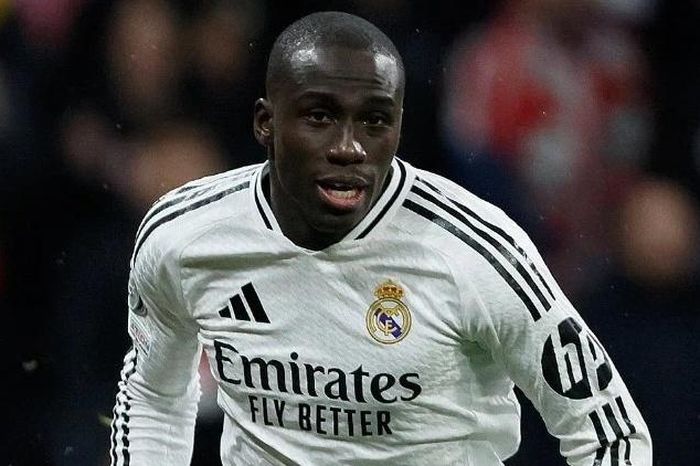 Cầu thủ Real Madrid cân nhắc giải nghệ - Tạp chí Tri thức