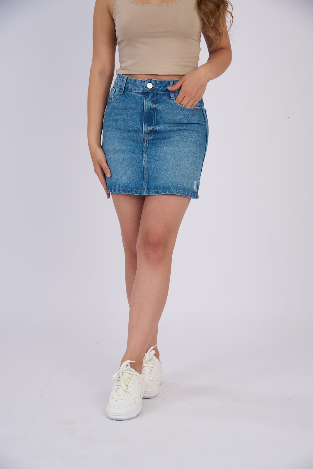 Falda corta en denim rígido, color azul medio 100% algodón - Vista 2