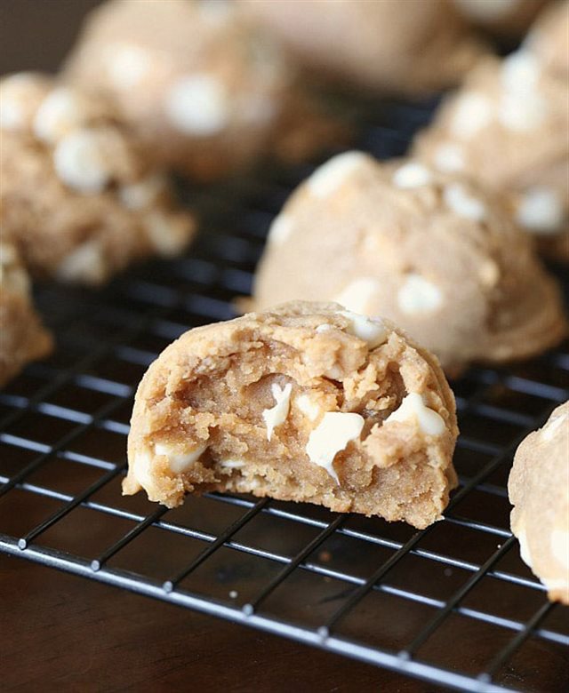 Bánh Bơ Đậu Phộng Chocolate Trắng