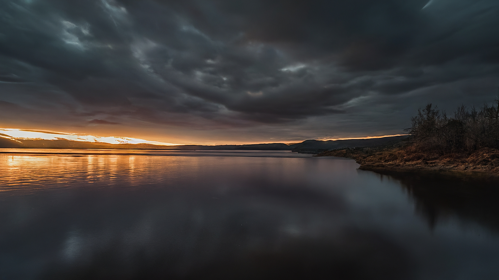 AI 생성 이미지: 엔터프라이즈 환경에서의 K8s 감사로그와 LLM 이상탐지