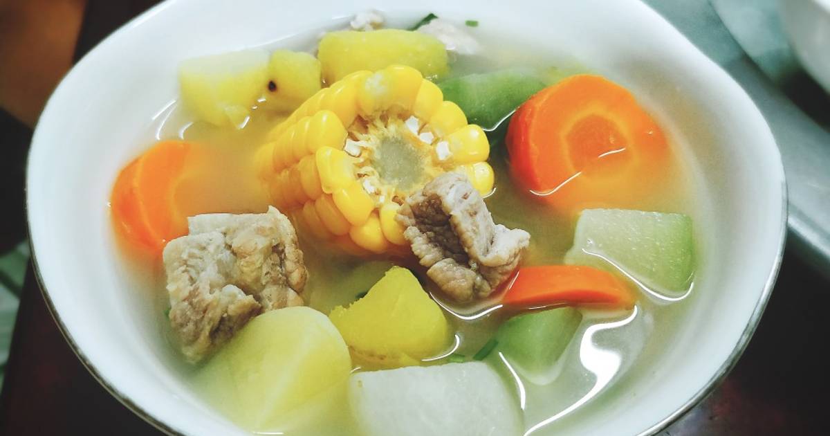 Canh sườn nấu rau củ