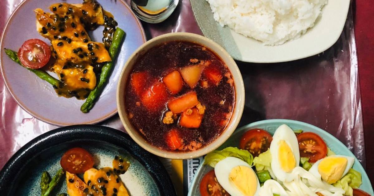 Ức gà áp chảo sốt chanh dây