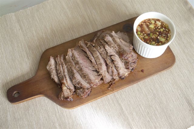 Thịt Bò Nướng Chấm Sốt Mắm Me