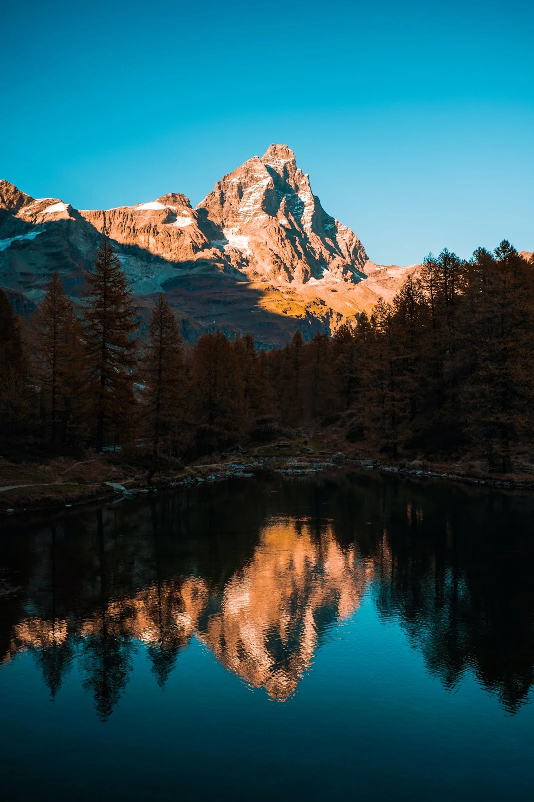 The Matterhorn Mountain Peak Reflection - Landscape Photography 5K iPhone Wallpaper (4000x6000)