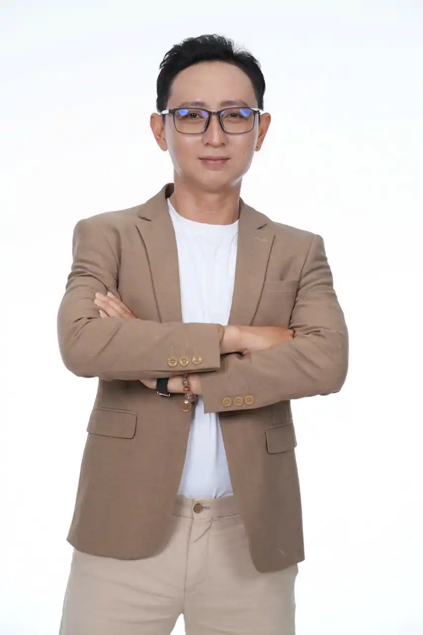 Người chia sẻ / Speaker